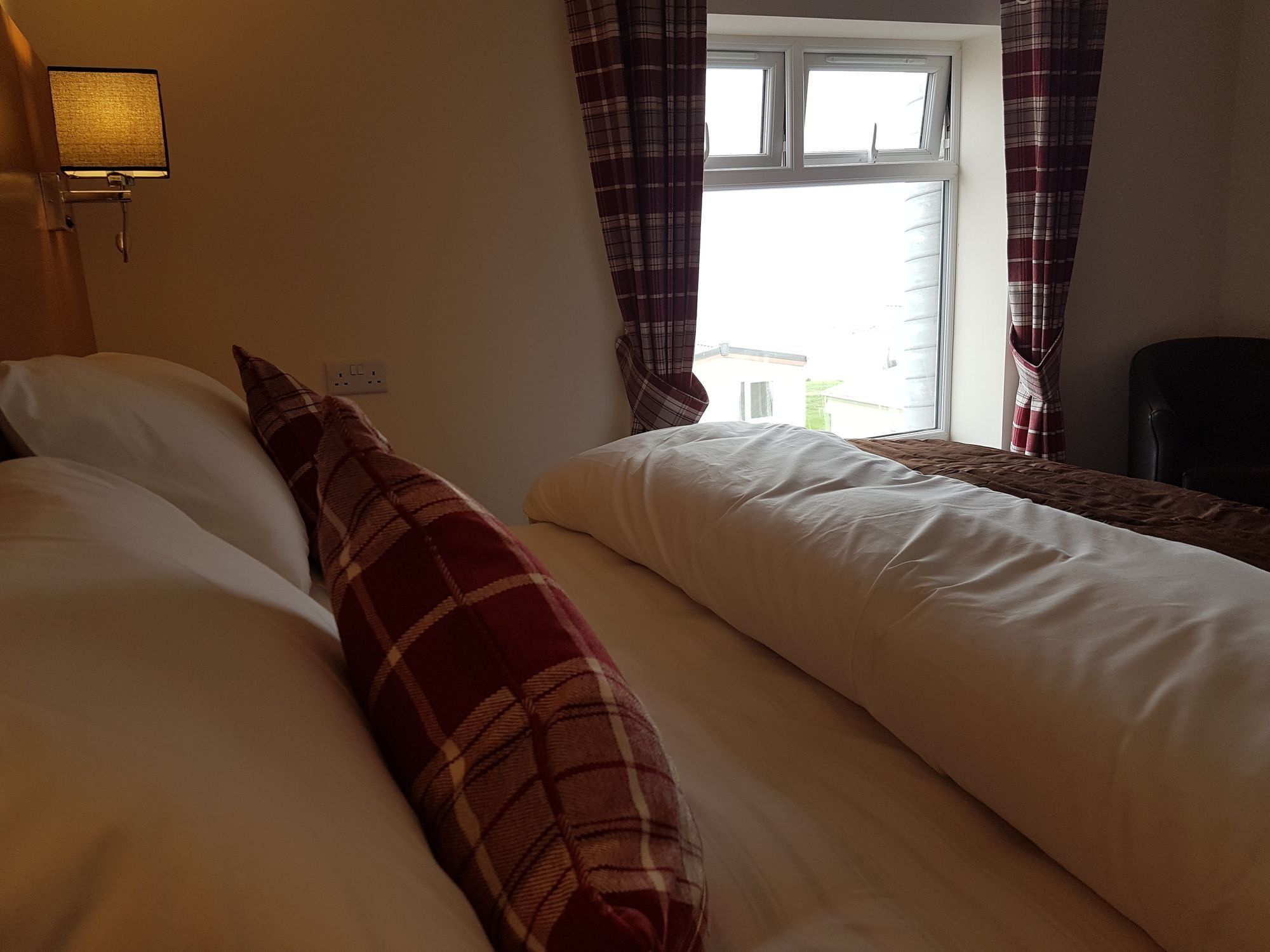 The Cliff Top Inn Бэктон Экстерьер фото
